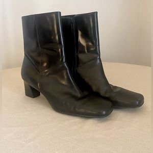 Talbots heeled black boots in size 8 M